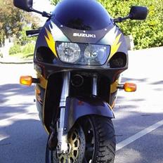 Suzuki GSX 750R