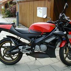 Aprilia RS 125 Tuono (SOLGT)