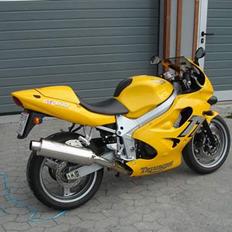 Triumph TT 600