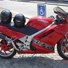 Honda VFR750F (solgt)