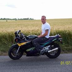 Suzuki GSX 600F *SOLGT*