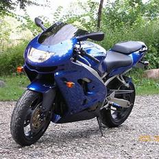 Kawasaki ZX9R *SOLGT*
