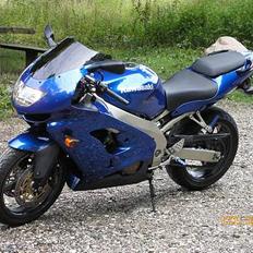 Kawasaki ZX9R *SOLGT*