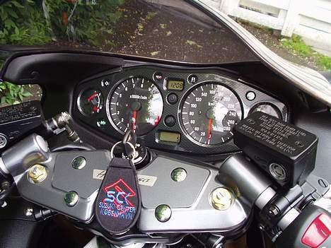 Suzuki Hayabusa K5 - Her har Hayabusa´en kun kørt 5 km. billede 12