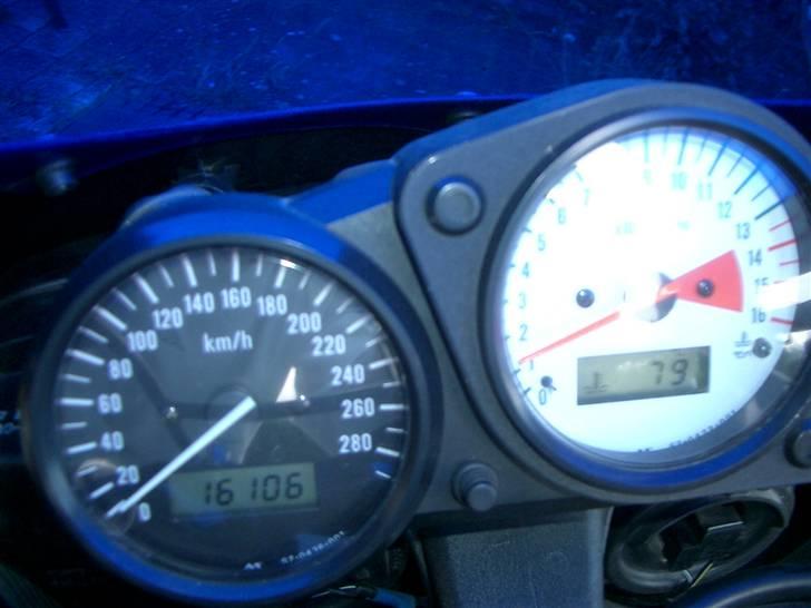 Suzuki gsxr - ny dæk pirelli diablo for/bag, og ny spejle købt i uk  billede 6