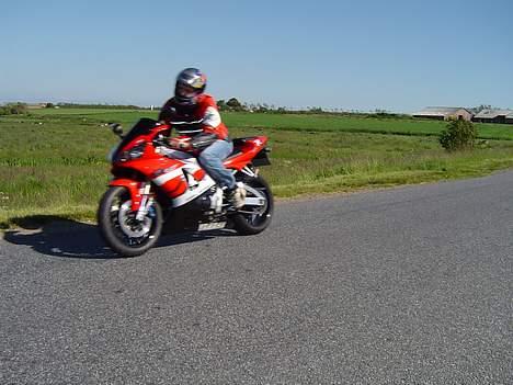 Yamaha YZF-R1 **Solgt** billede 17