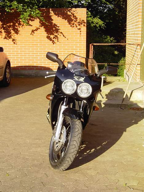 Suzuki GSXR 400R SP billede 4