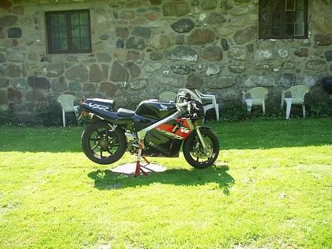 Honda VFR400R NC30 (Solgt) billede 17