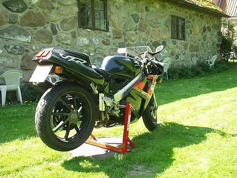 Honda VFR400R NC30 (Solgt) billede 18