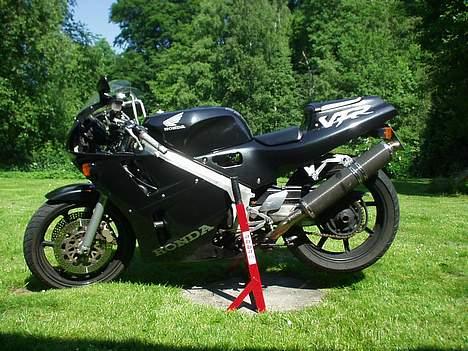 Honda VFR400R NC30 (Solgt) billede 19