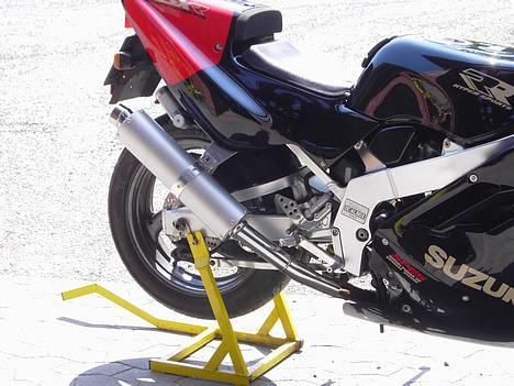 Suzuki GSXR 400R SP billede 9