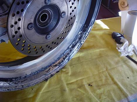 Suzuki GSXR 400R SP - første fase af poleringen!! billede 12