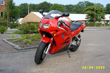 Honda VFR 750 F (Vejle) billede 1