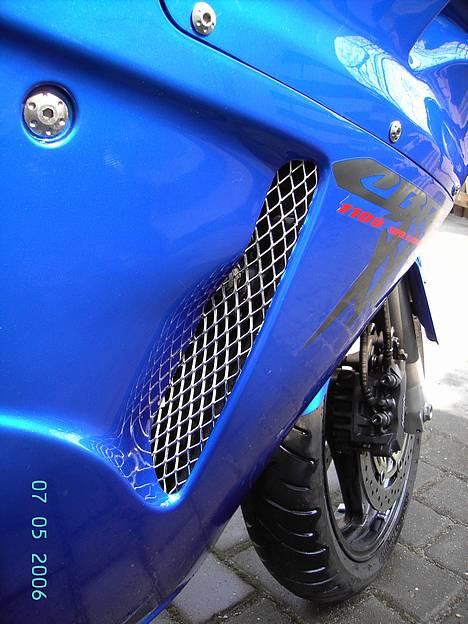 Honda Cbr 1100 er solgt - Gitter, det pynter! billede 6