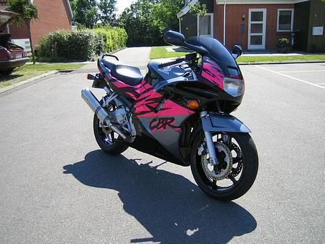 Honda CBR 600 F *SOLGT* billede 4