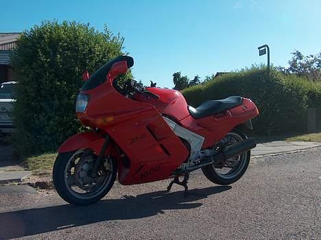 Kawasaki ZX 10 - Fra denne vinkel er den noget af det kønneste, jeg kan forestille mig billede 4