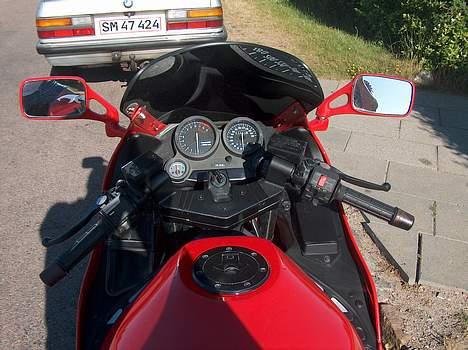Kawasaki ZX 10 - Jeg håber snart at nålene ikke peger nedad, når jeg sætter mig op på den billede 8