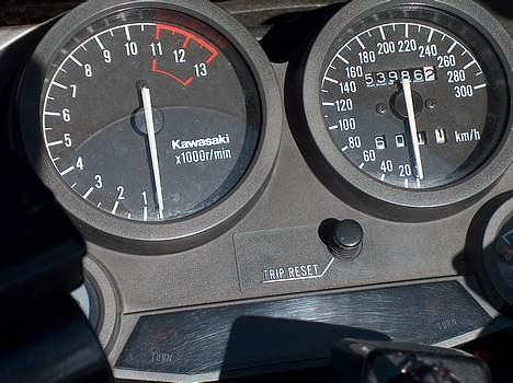 Kawasaki ZX 10 - 54000 km. det kunne jeg godt tænke mig at forhøje! billede 9