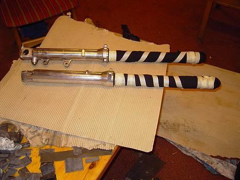 Suzuki GSXR 400R SP - de skal også poleres op når fælgene er helt færdige! billede 15