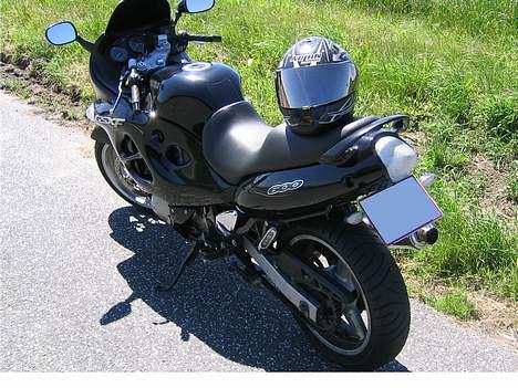 Suzuki GSX 600 F "SOLGT" billede 8