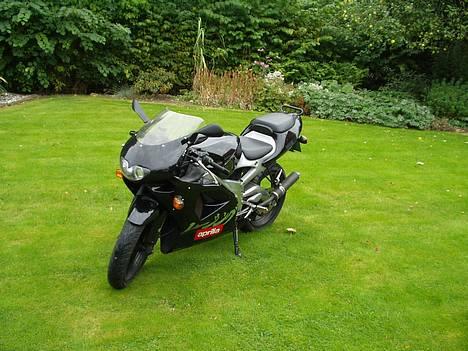 Aprilia RS 125 Harada Replica - THe black devil billede 1
