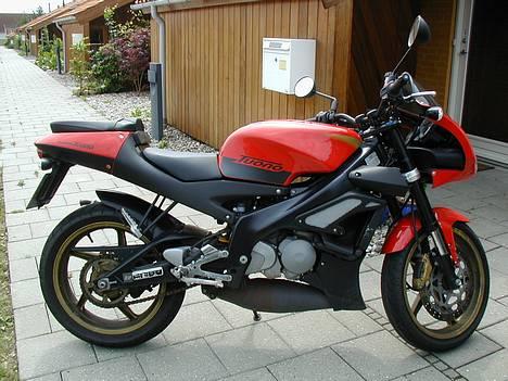 Aprilia RS 125 Tuono (SOLGT) billede 1