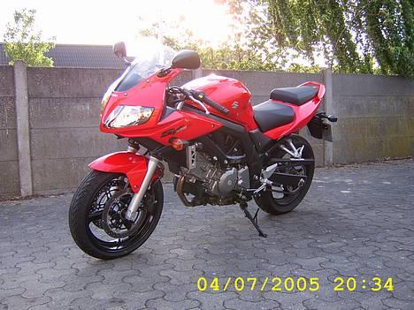 Suzuki Sv 650s (solgt) - her står den så, som da jeg lige havde fået den... billede 11