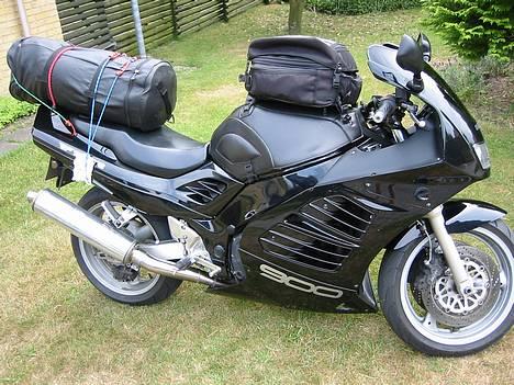 Suzuki RF 900 R "solgt - R.I.P" - På vej til "træf på Toppen", hvor skal damen sidde? billede 6