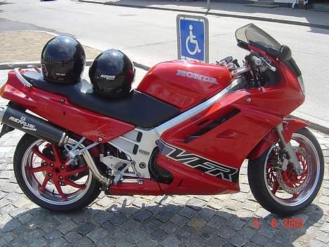 Honda VFR750F (solgt) billede 2