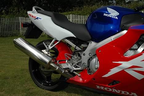 Honda CBR 600 F4 --  billede 1