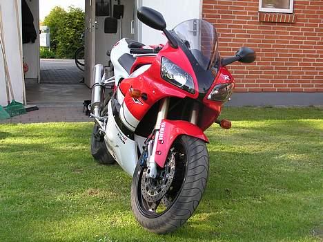 Yamaha YZF R1 billede 3