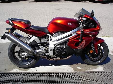 Aprilia Falco (død og genopstået) - Ring Djursland 2005 - 15 min. efter styrtet.... billede 13