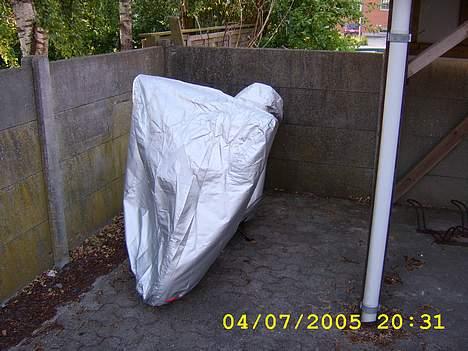 Suzuki Sv 650s (solgt) - har haft lidt problemer med at fugle ikke kunne holde deres lort indbords, men det er der så fundet en løsning på.. :) billede 14