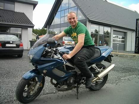 Honda vtr1000f - Taget samme dag jeg hentede den (2005) billede 4