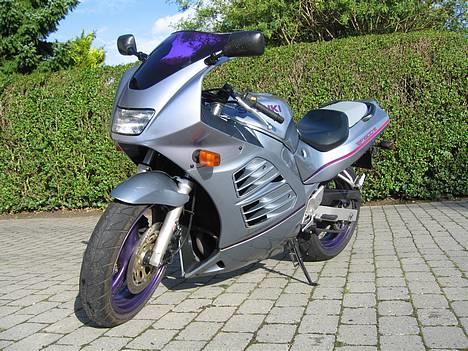 Suzuki RF 600 billede 3