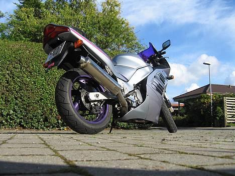 Suzuki RF 600 billede 5