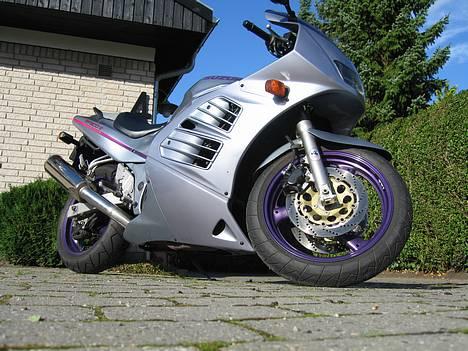 Suzuki RF 600 billede 6