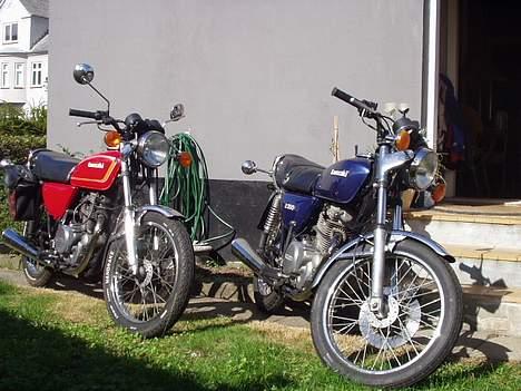 Kawasaki Z 200  (A 1) - Det er den til højre. billede 1