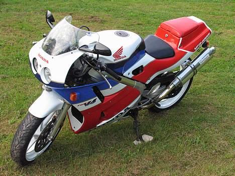 Honda VFR 400R NC30 -SOLGT- billede 3