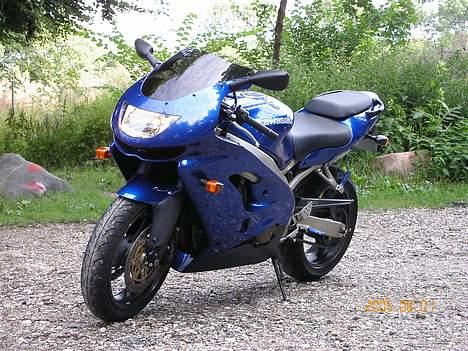 Kawasaki ZX9R *SOLGT* billede 2