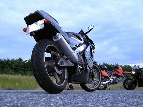 Honda CBR 400 RR (Solgt) billede 2