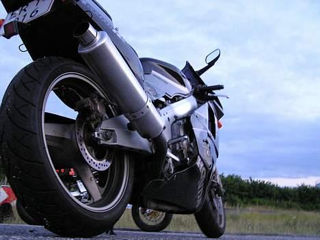 Honda CBR 400 RR (Solgt) billede 5