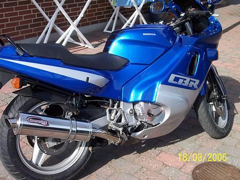 Honda CBR 600 F Solgt - Sådan ser den ud efter renovering. billede 2