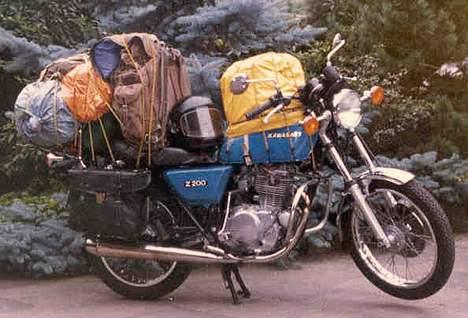Kawasaki Z 200  (A 1) - Man kan have mere med på en Z 200, fordi cyklen jo ikke fylder så meget.. billede 5