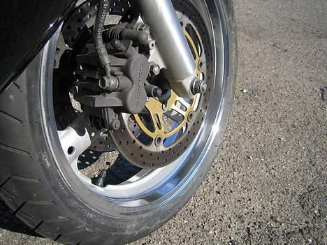 Suzuki GSX 750 F - Det var sku hårdt at polere de fælge mangler bagfælgen. billede 14