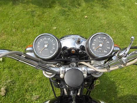 Triumph t150-750ccm (solgt) - de 150 på uret er mils billede 7