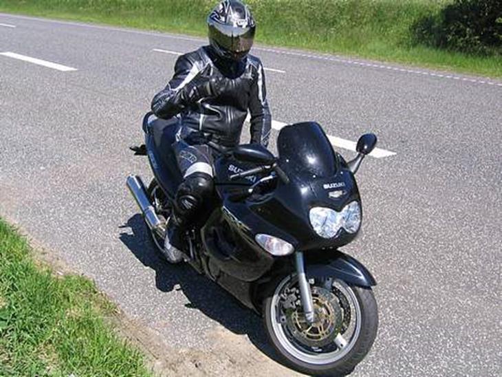 Suzuki GSX 600 F "SOLGT" billede 1