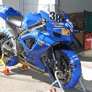 Suzuki gsx-r750 k7