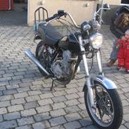 Suzuki GN 400