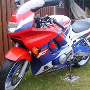 Honda cbr600f